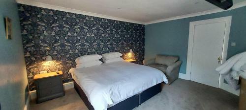 Howards At The White Hart Hotel