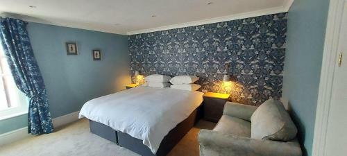 Howards At The White Hart Hotel