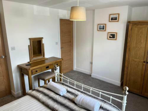 1 Bed Luxury Home In Leeds With Optional Hot Tub