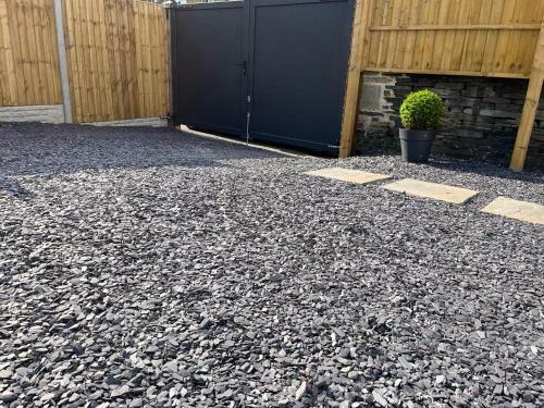1 Bed Luxury Home In Leeds With Optional Hot Tub