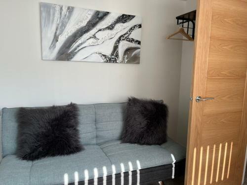 1 Bed Luxury Home In Leeds With Optional Hot Tub
