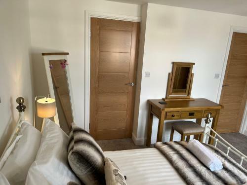 1 Bed Luxury Home In Leeds With Optional Hot Tub