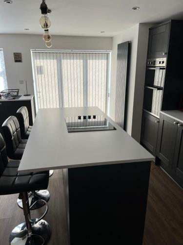 1 Bed Luxury Home In Leeds With Optional Hot Tub