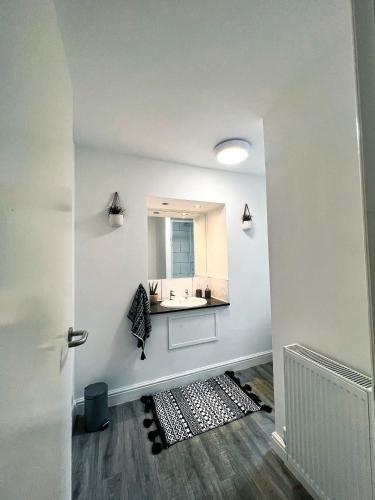 Host Liverpool - Stylish Living Space Apartments