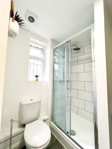 Host Liverpool - Stylish Living Space Apartments