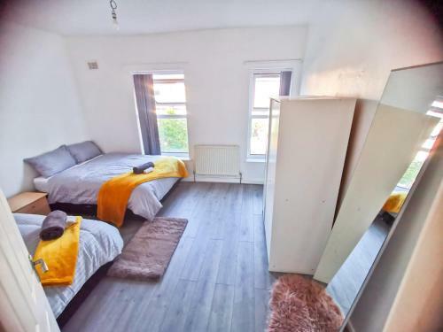 Charming 4-bed House In Manchester