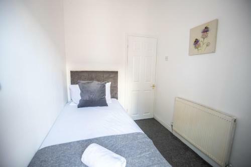 Apartamento 10 Mins From Manchester City Ctr 4-bedroom House