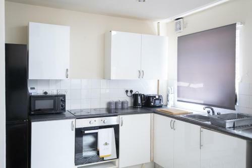Apartamento 10 Mins From Manchester City Ctr 4-bedroom House