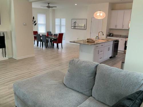 6 Bd 3ba Home Walking Distance To Downtown