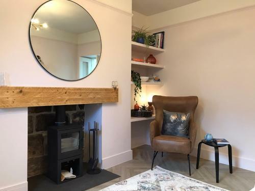 Newly Renovated Seaside Townhouse With Logburner