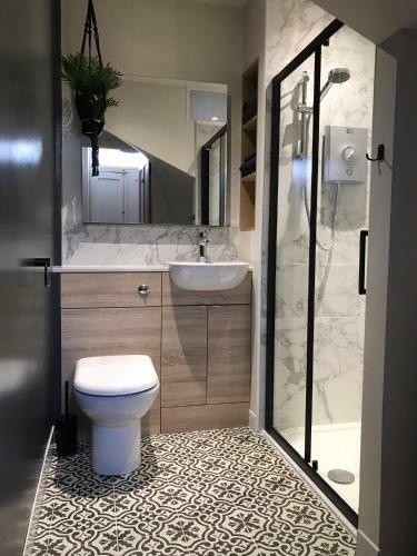 Newly Renovated Seaside Townhouse With Logburner