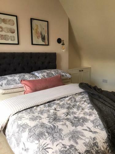 Newly Renovated Seaside Townhouse With Logburner