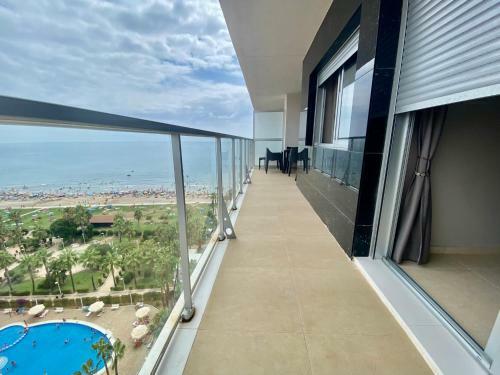 Apartamento Casa Patty - Iv�n Luxury Homes - 11� Pta. Norte - 1� L�nea De Playa