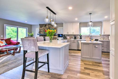 Nostalgic Beach Retreat Kayaks And Hot Tub!