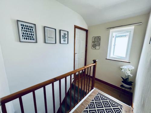 Beautiful 3 Bedroom House With Garden + Parking