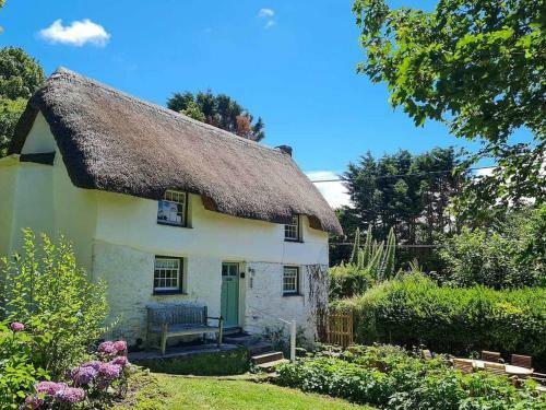 Old Lanvean Cottage