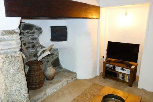 Old Lanvean Cottage
