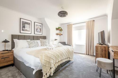 Abbey Villa - Stylish House - Central With Parking