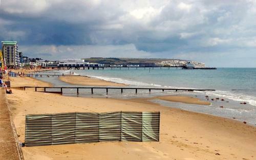 Sandown Seaside Apartment Ground Floor 1