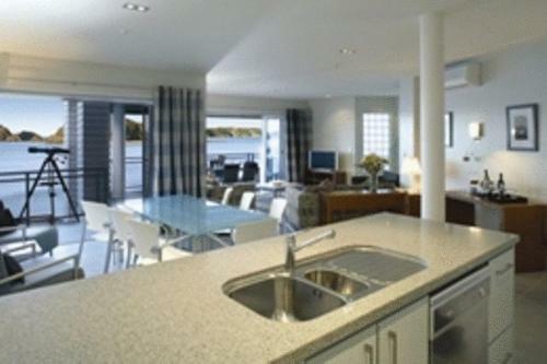 Aparthotel The Waterfront Suites - Heritage Boutique Collection