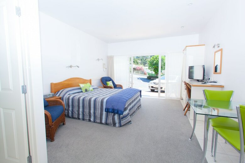 Admirals View Lodge