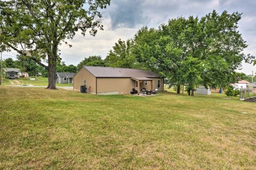 Pet-friendly Stockton Retreat With Fire Pit!