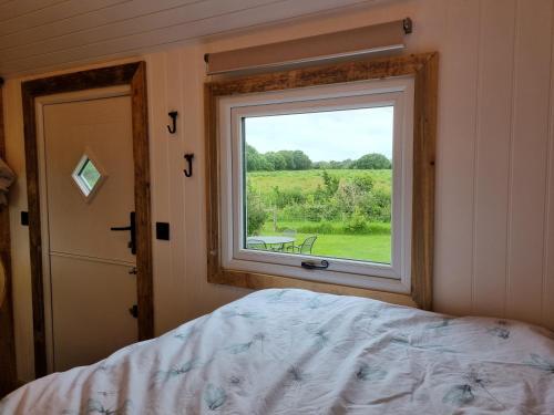 Rusty - Shepherds Hut Sleeps Up To 4