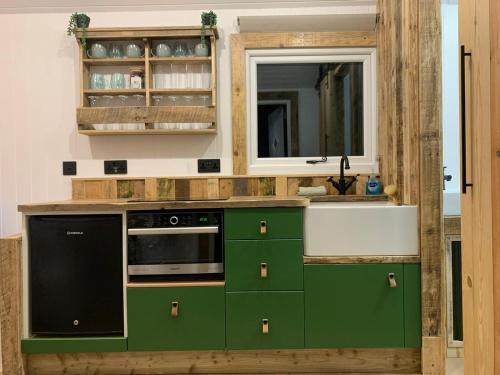 Rusty - Shepherds Hut Sleeps Up To 4