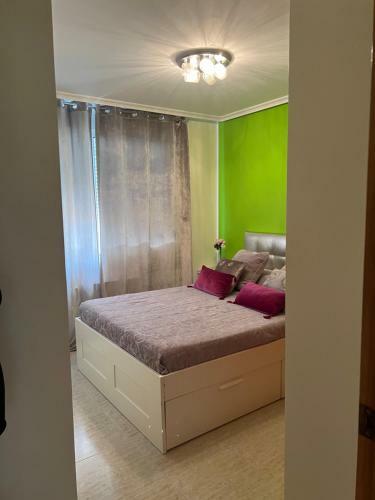 Chalet Confortable Avec Piscine Collective