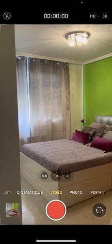 Chalet Confortable Avec Piscine Collective