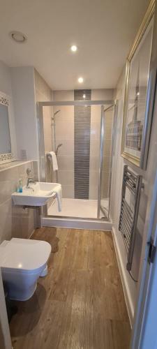 Empress At College - Spacious 2 Bedroom Apartment