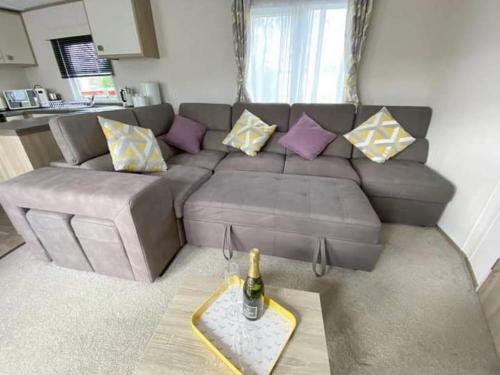 Impeccable 3-bed Cabin In Tattershall Uk