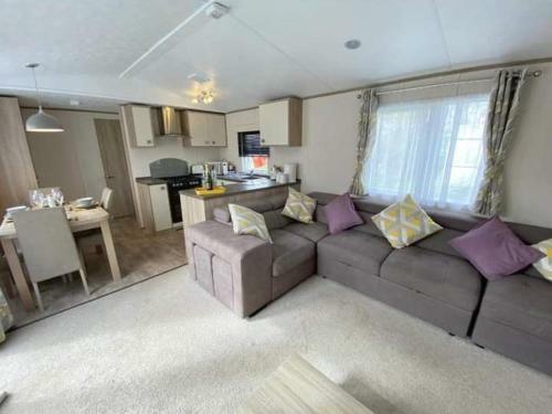 Impeccable 3-bed Cabin In Tattershall Uk