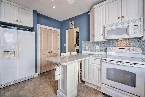 Charming Ocean City Townhome Walk To Beach!