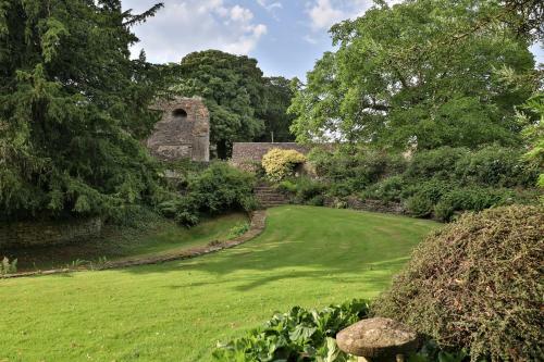 The Butlers Bungalow Beverston Castle