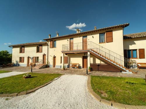 Attractive Apartment In Sassoferrato With Garden