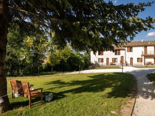 Snug Apartment In Sassoferrato With Shared Pool