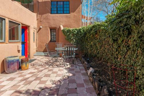 632 Old Santa Fe Trail