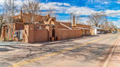 632 Old Santa Fe Trail