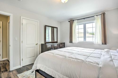 Ideally Located Glen Cove Home With Pool And Yard