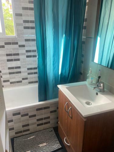 Apartamento, En El Centro De Torre Del Mar.