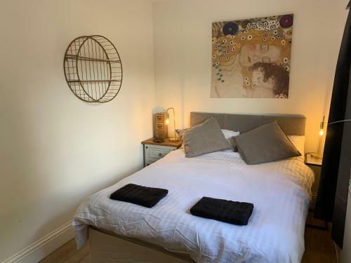 Stunning 2-bedroom Apartment In Central Warwick