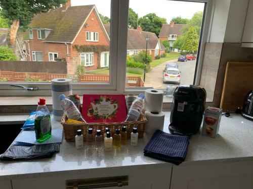 Stunning 2-bedroom Apartment In Central Warwick