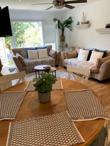 Stunning 2-bedroom Apartment In Central Warwick