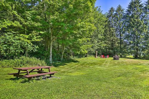 Charming Roscoe Retreat With Grill And Fire Pit!