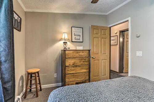 Charming Roscoe Retreat With Grill And Fire Pit!