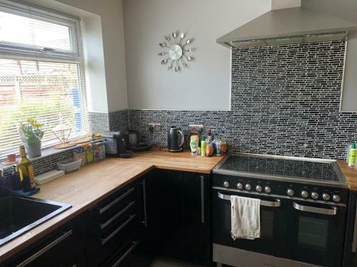 Private Double Room Close To The Manchester Airport