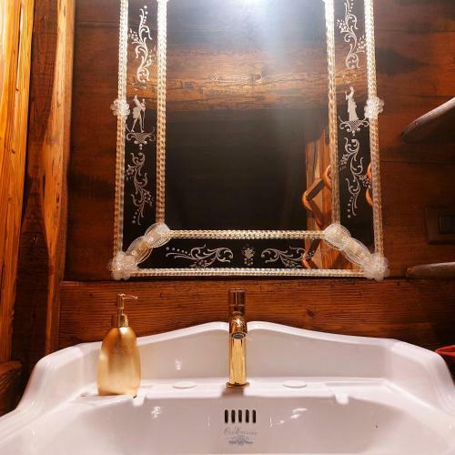 Apartamento Baita Con Vetrata E Caminetto