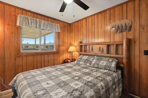 Family Condo Indoor Pool Mt Views