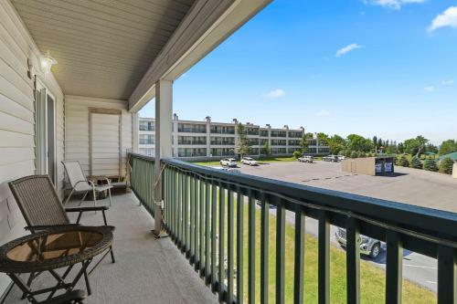 Family Condo Indoor Pool Mt Views